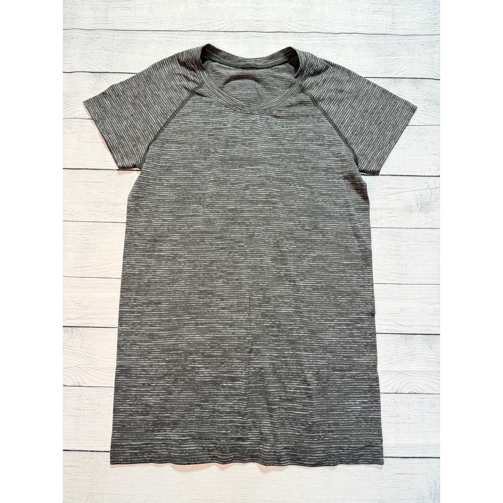 Lululemon Swiftly Tech Short Sleeve 2.0 Small Black Gray Runner Gym Activewear